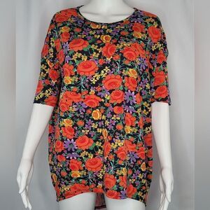LuLaRoe‎ Irma Red Roses Tunic Top